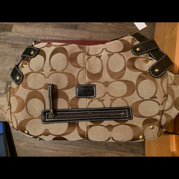 *A Canvas Coach styled bag. - Picture 2 of 11